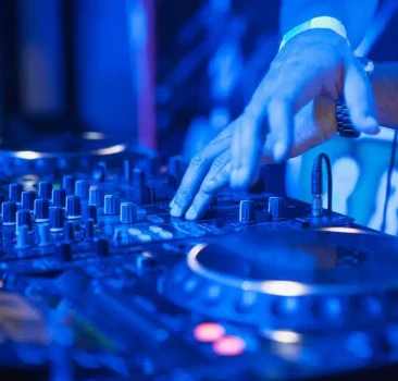 dj